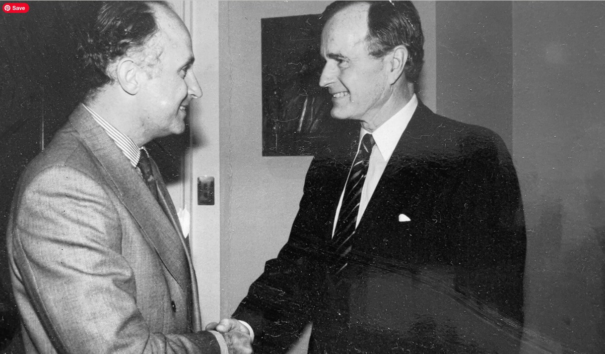 Álvaro José Lloreda Caicedo con el presidente George H. W. Bush