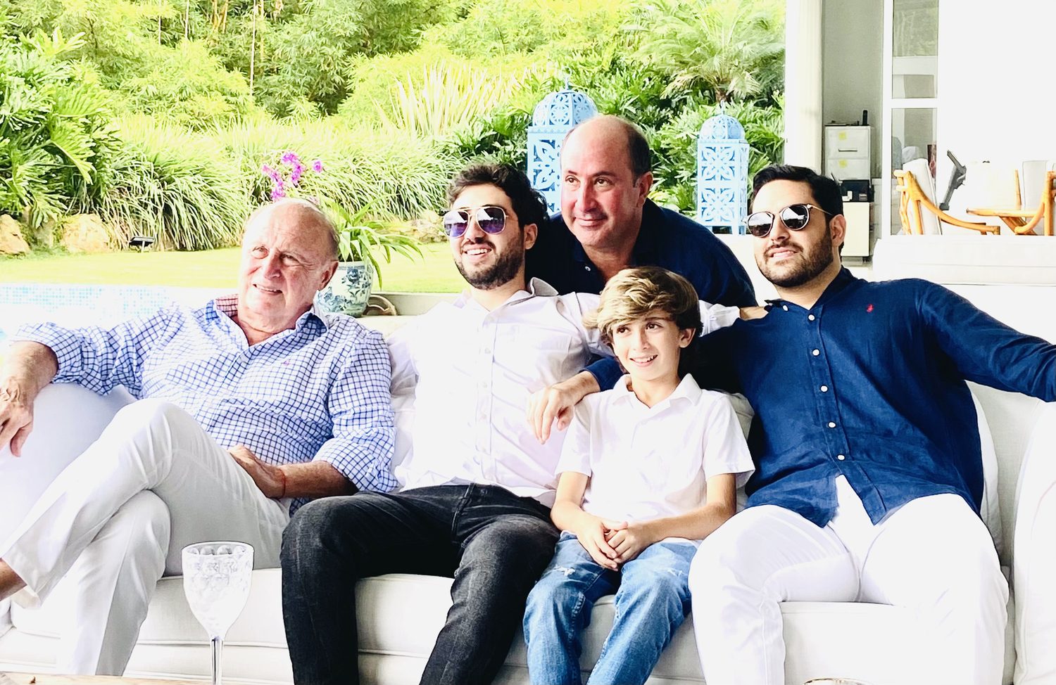 Alvaro Jose con sus nietos, Lukas, Sebastian y Juan Antonio Lloreda Velázquez