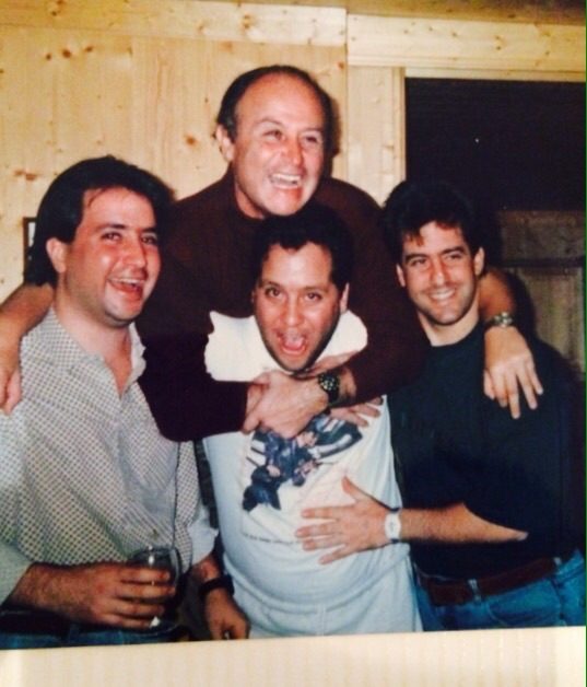 Felipe, Jorge y Alvarito con su padre