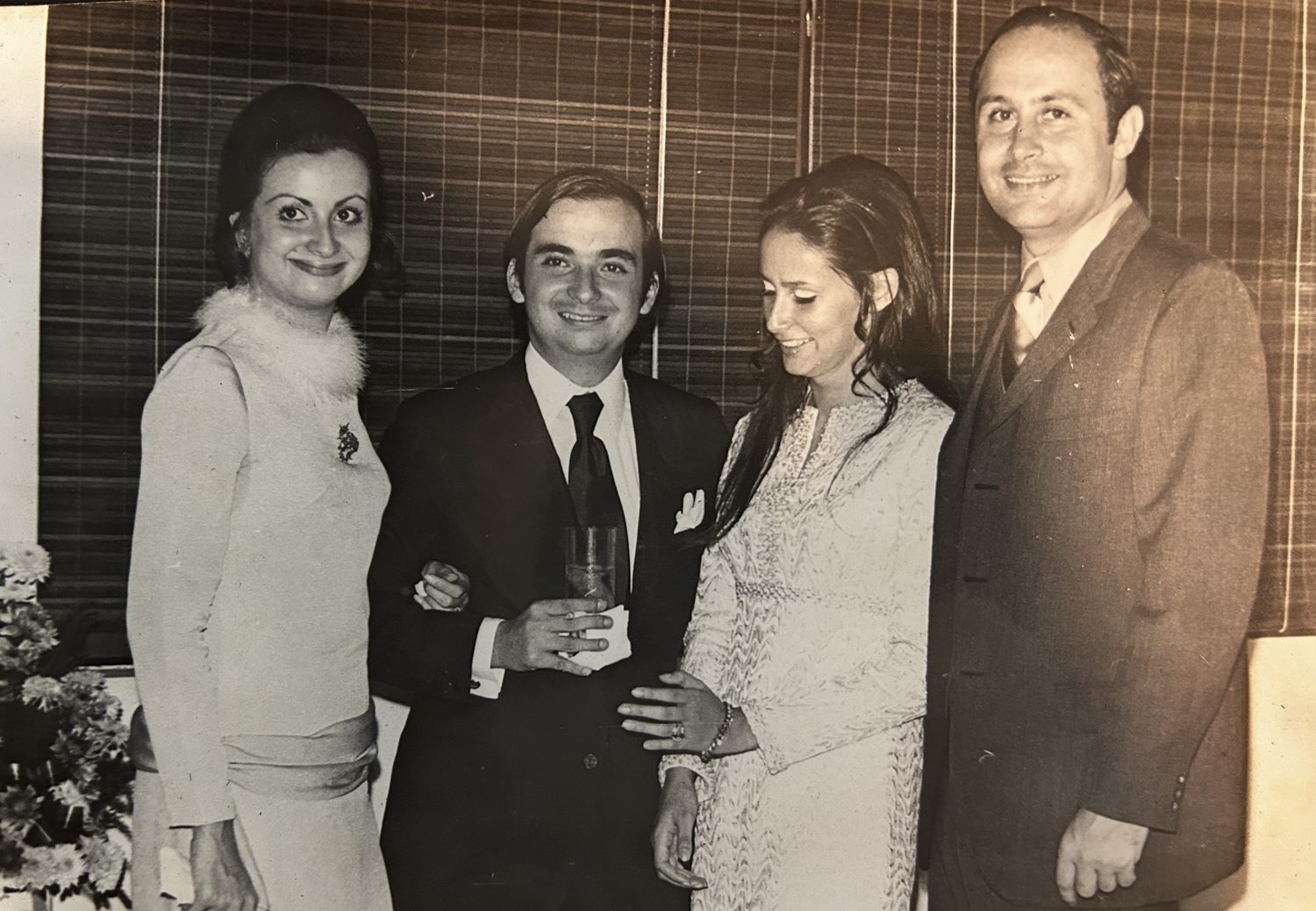 Maria Antonia Garces, ex señora de Alvaro Jose, con su hermano Ricardo, su esposa Tata Perez y Alvaro Jose.
