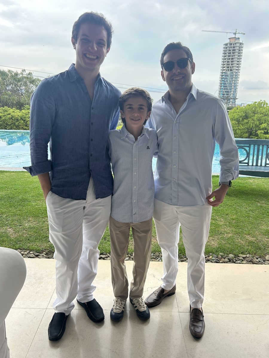 Manuel, Sebastian y Juanito (nietos)