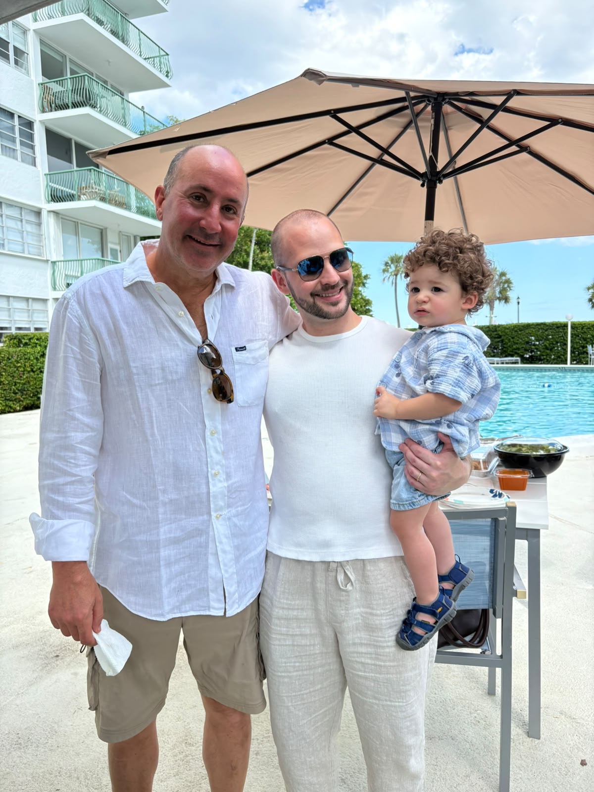 Felipe, Alejandro y James Lloreda Field